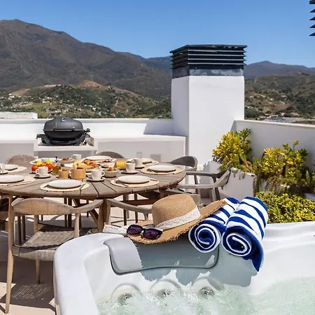 Exquisite Penthouse With Panoramic Sea View Rdr475 * Estepona