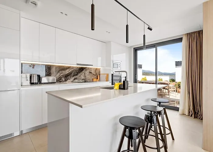 Exquisite Penthouse With Panoramic Sea View Rdr475