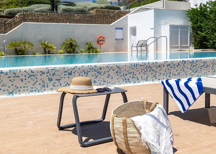 Apartment Exquisite Penthouse With Panoramic Sea View Rdr475 *