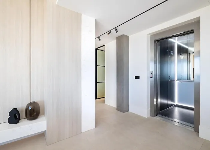 Exquisite Penthouse With Panoramic Sea View Rdr475 *